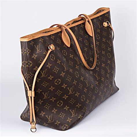 The zippers are fully. . Louis vuitton poshmark